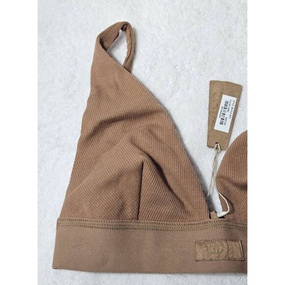Skims Triangle bra Nwt - Picture 2 of 8